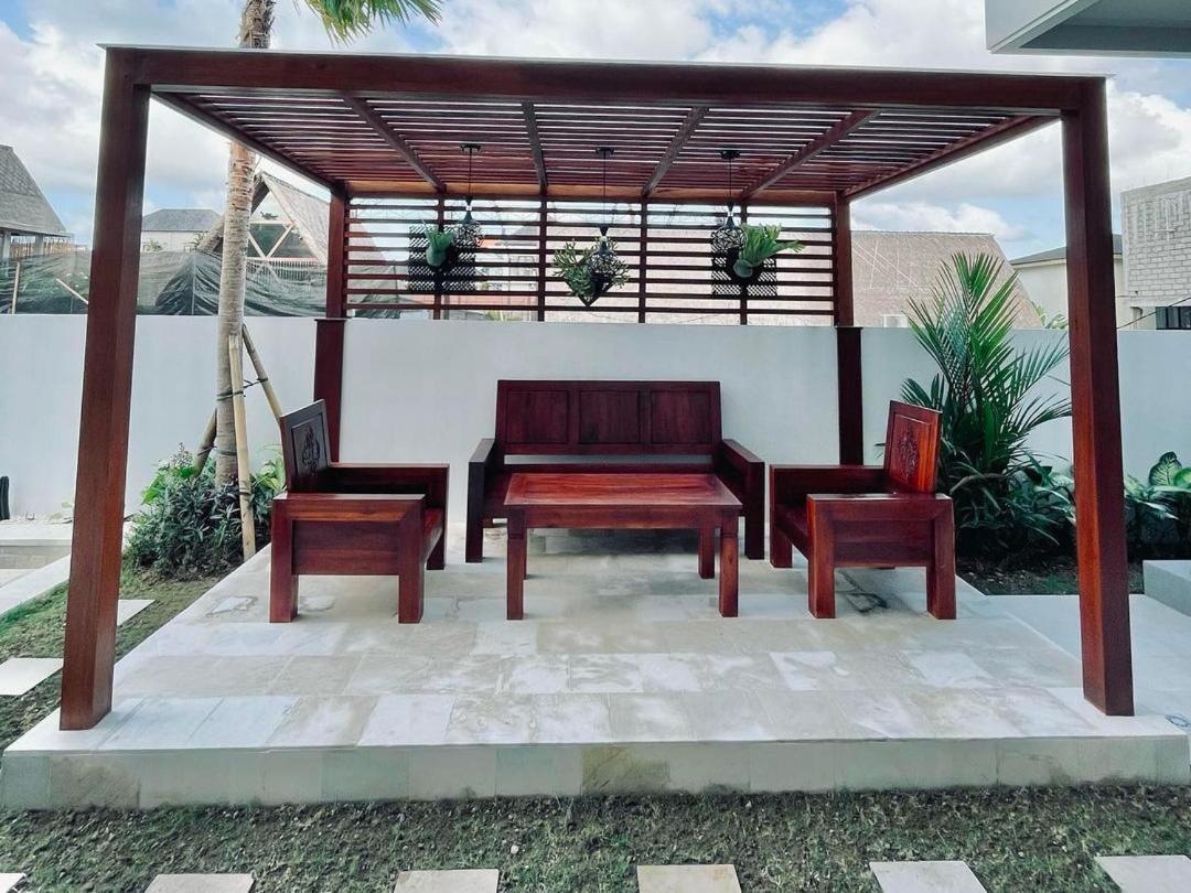 Mega Canggu Guest House Eksteriør billede